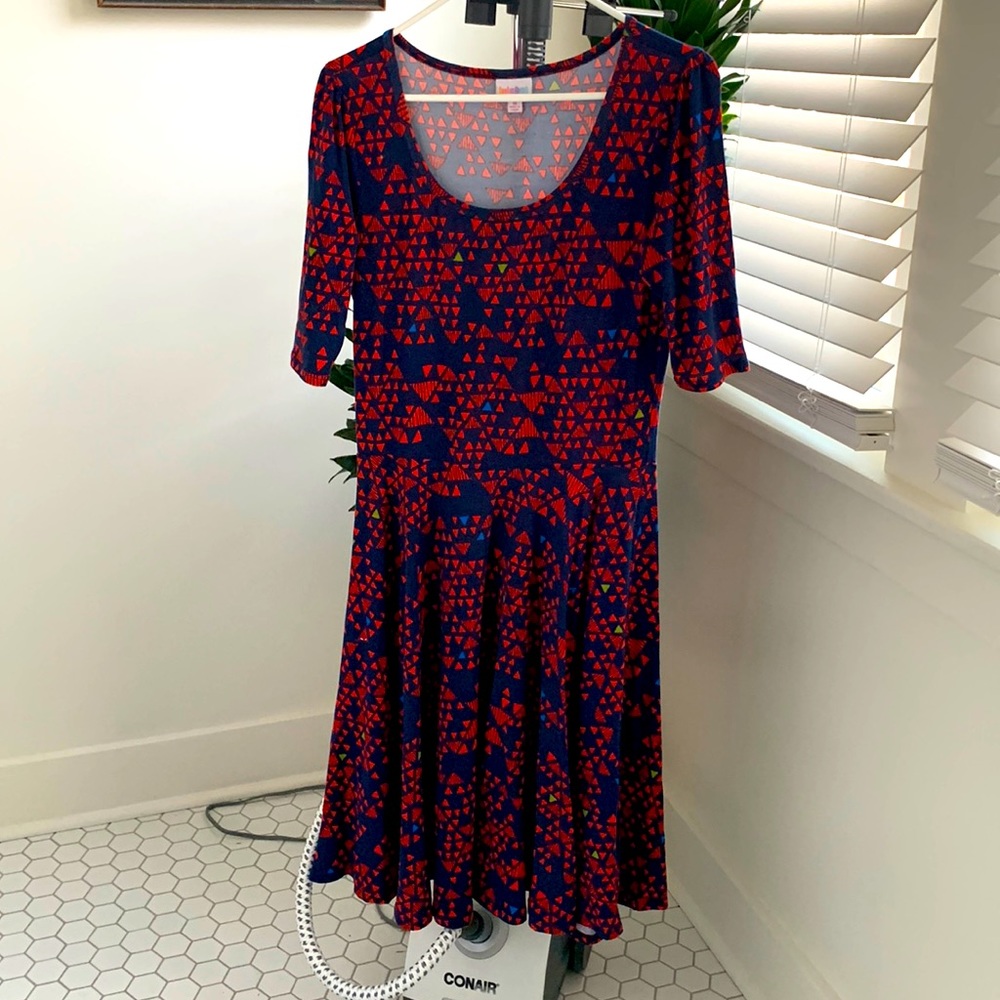 Lularoe navy and red triangle pattern a-line dress